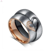 Atacado personalizar anel de casal de aço de titânio, anel de amor para casais